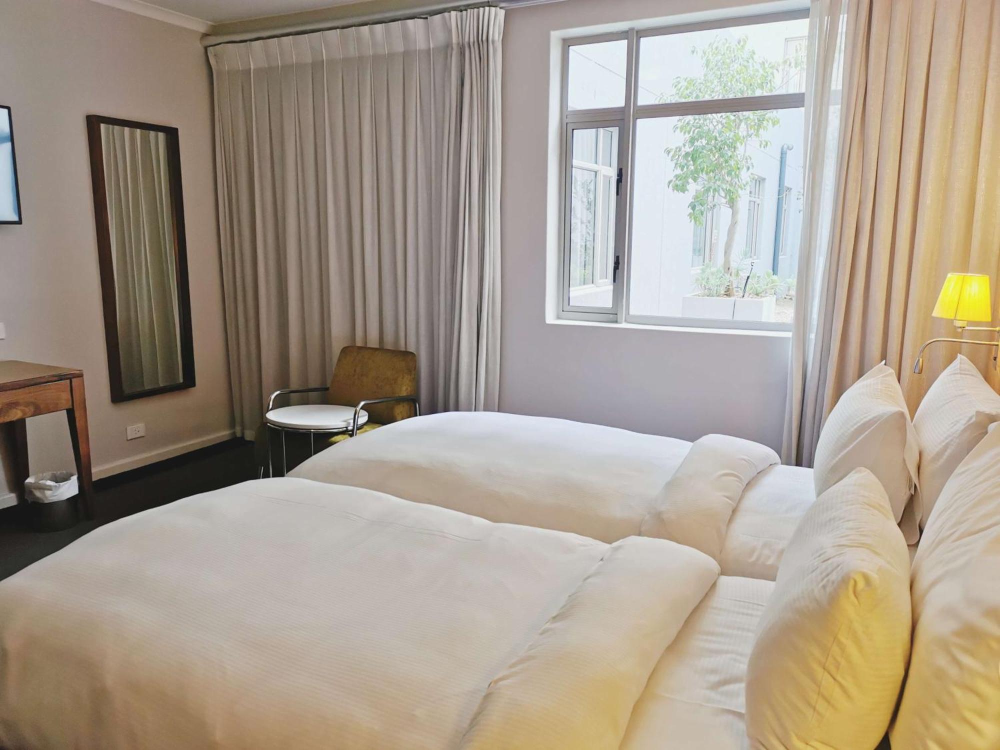 Hotel Doubletree By Hilton Cape Town Upper Eastside Exterior foto