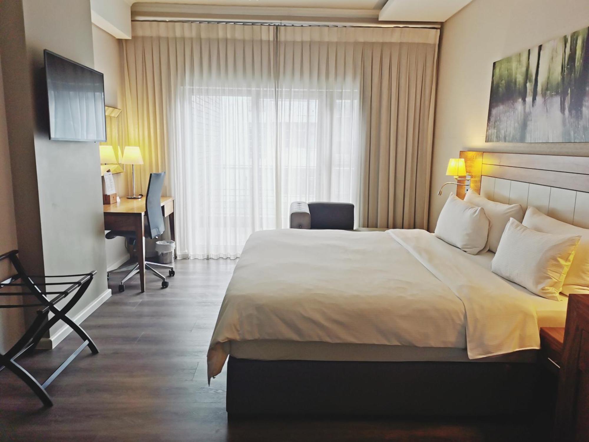 Hotel Doubletree By Hilton Cape Town Upper Eastside Exterior foto