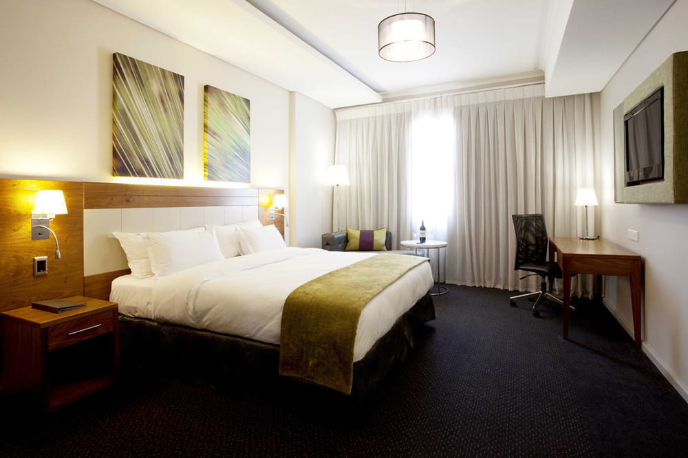 Hotel Doubletree By Hilton Cape Town Upper Eastside Exterior foto