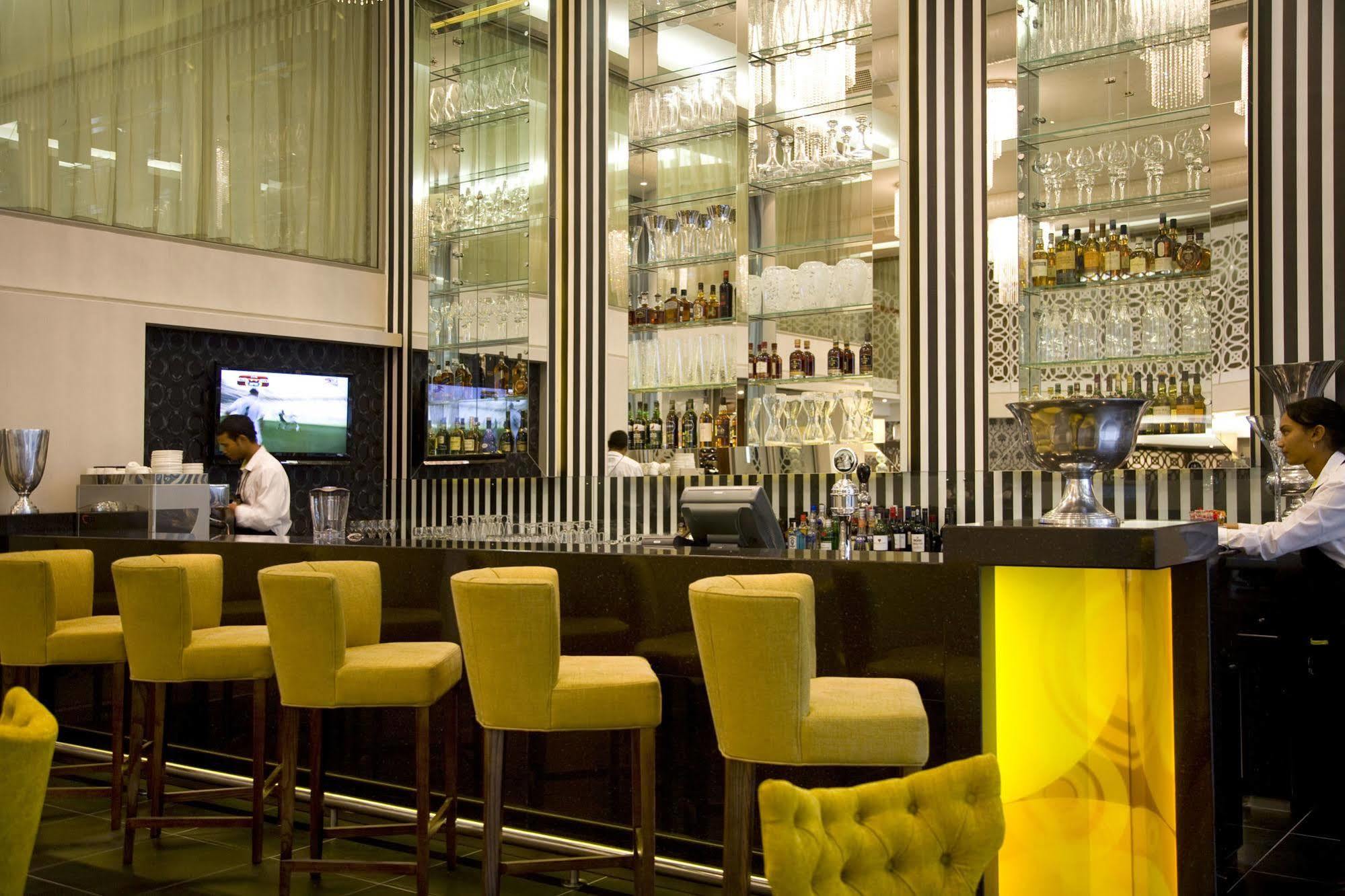 Hotel Doubletree By Hilton Cape Town Upper Eastside Exterior foto